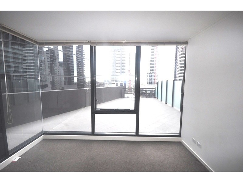 REF 20854/63 Whiteman Street, Southbank VIC 3006