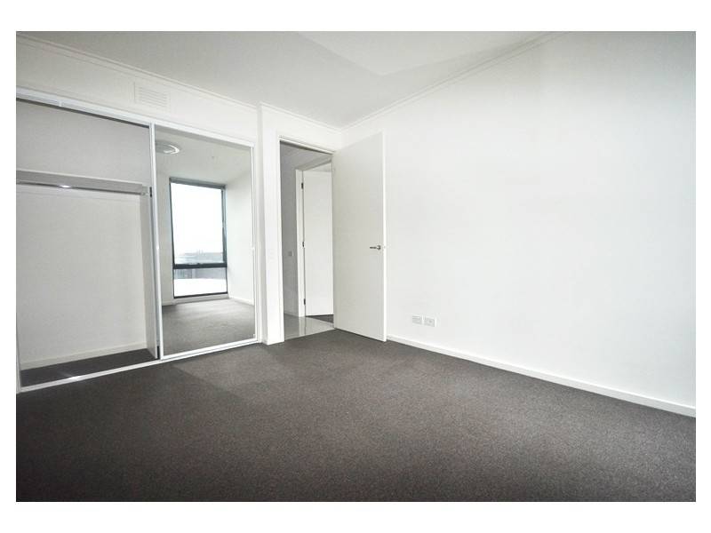 REF 20854/63 Whiteman Street, Southbank VIC 3006