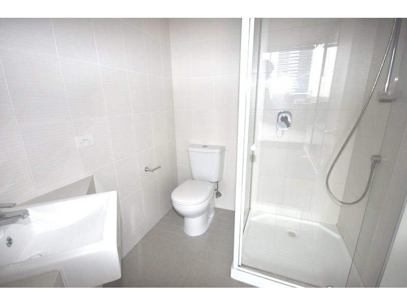 REF 20854/63 Whiteman Street, Southbank VIC 3006