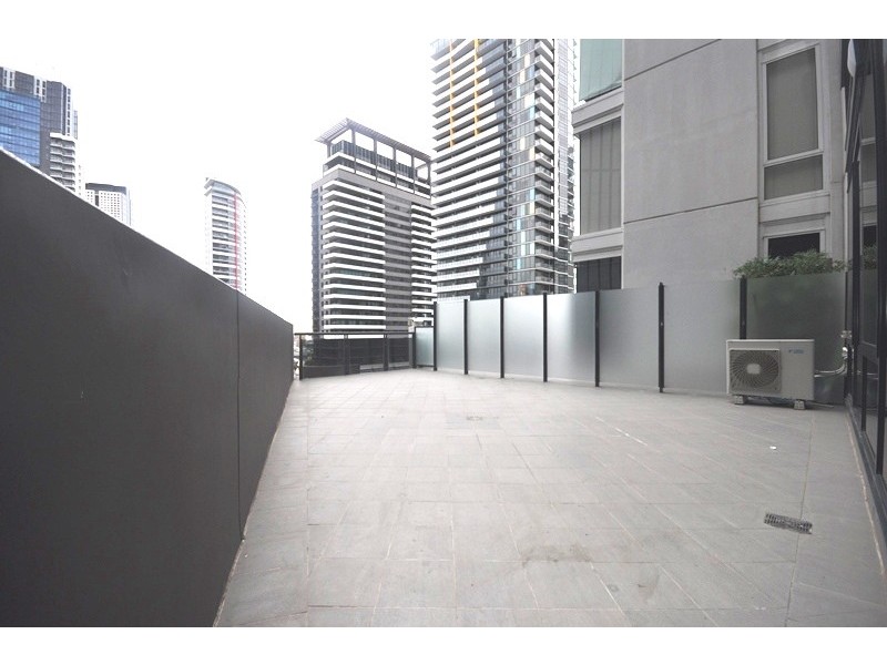 REF 20854/63 Whiteman Street, Southbank VIC 3006