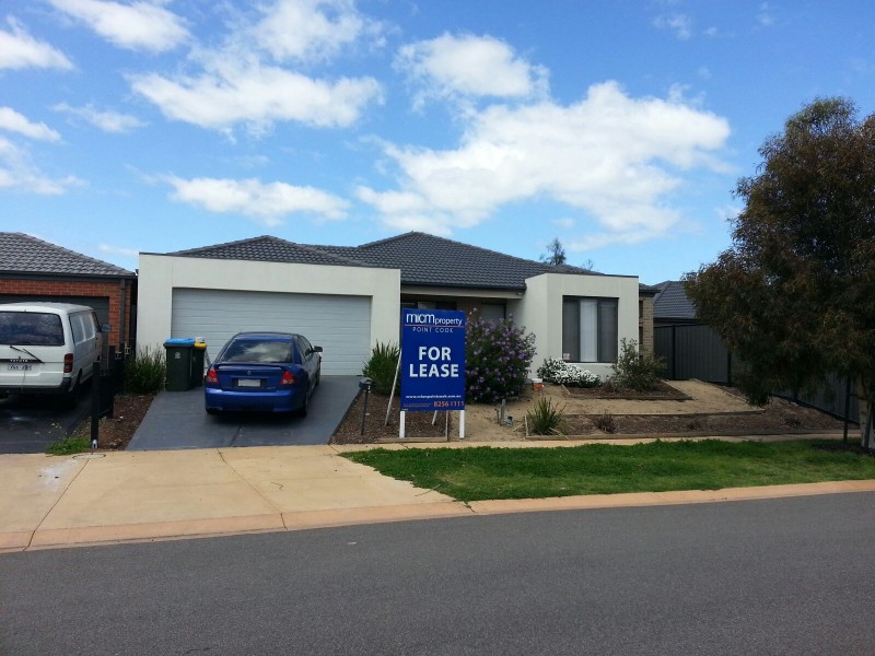 4 Lindwall Grange, Point Cook VIC 3030