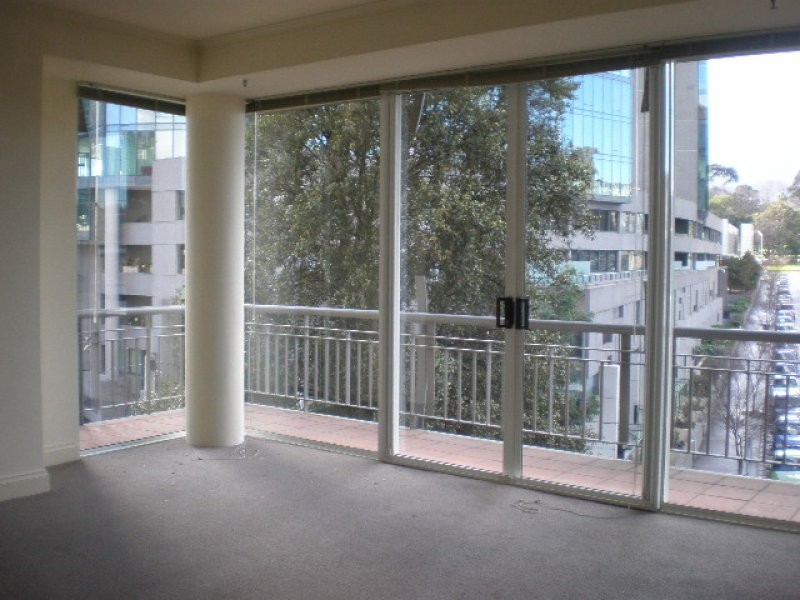REF 20859/8 Wells Street, Southbank VIC 3006