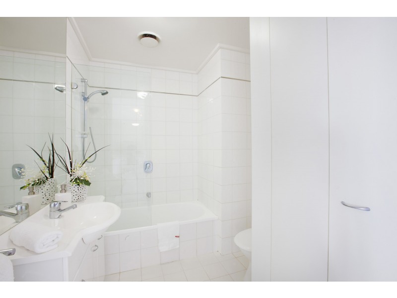 902/28 Bank Street, South Melbourne VIC 3205