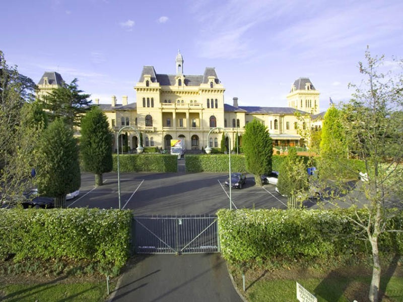 70 Wiltshire Drive, Kew VIC 3101
