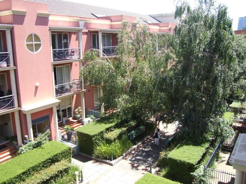 REF 20878/88 Wells Street, Southbank VIC 3006