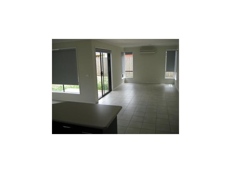 12 Firetail Close, Williams Landing VIC 3027