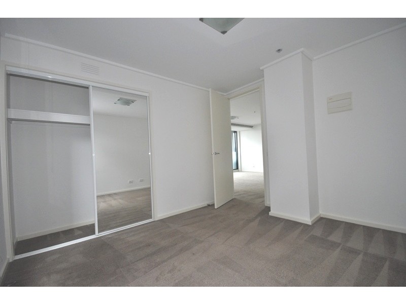 REF 20896/173 City Road, Southbank VIC 3006