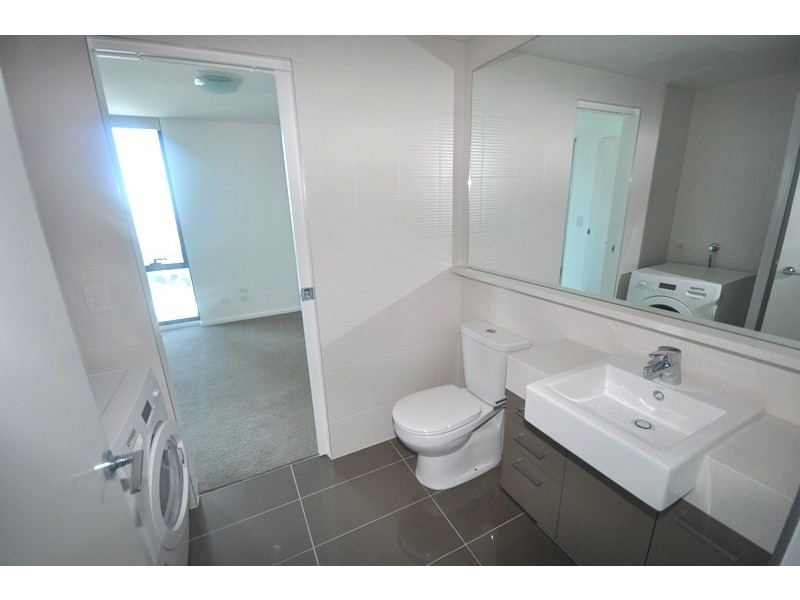 REF 27051/241 City Road, Southbank VIC 3006