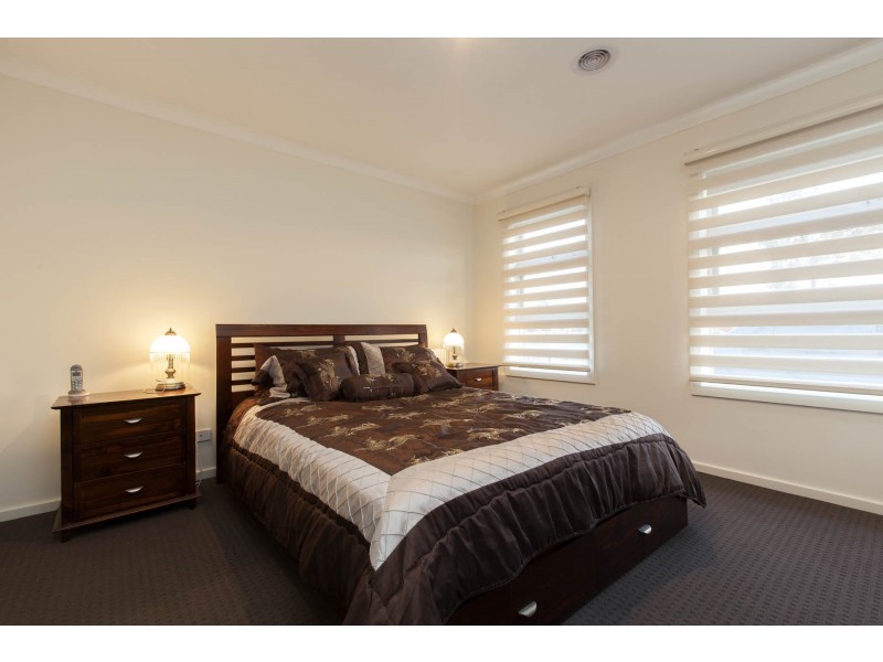 44 Mowbray Drive, Point Cook VIC 3030