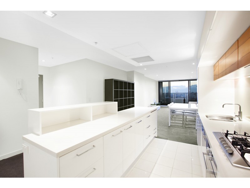 2304/100 Harbour Esplanade, Docklands VIC 3008