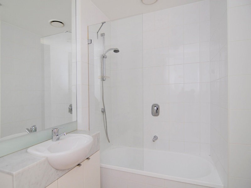 REF 20937/173 City Road, Southbank VIC 3006