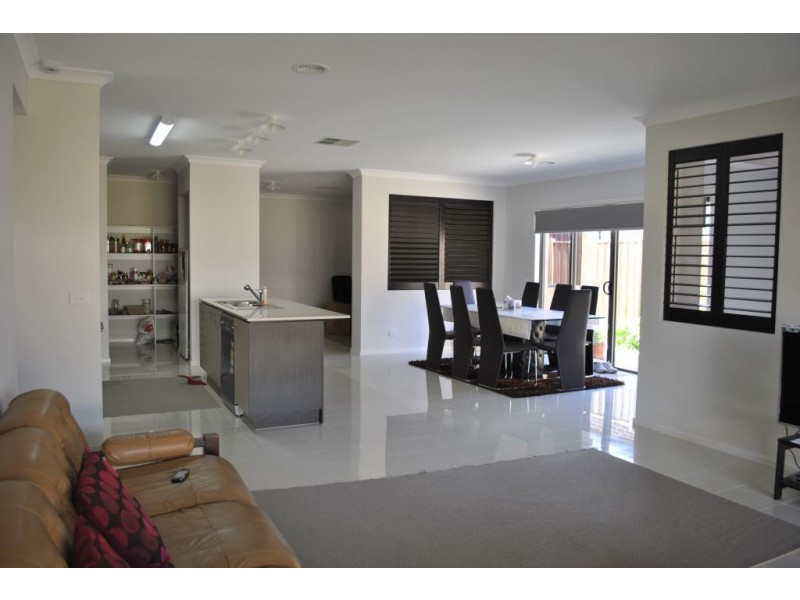 11 Martaban Crescent, Point Cook VIC 3030