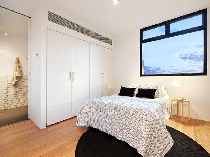 8 Little Dryburgh Street North, North Melbourne VIC 3051