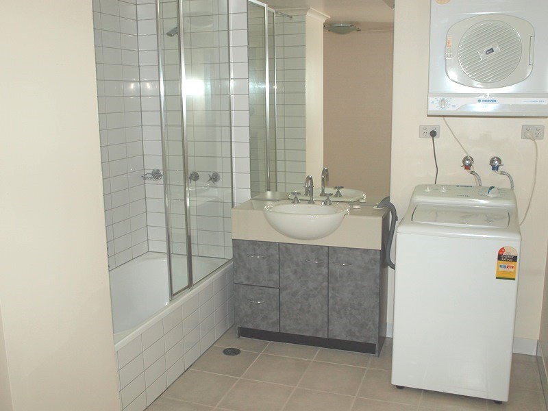 REF 20964/118 Dudley Street, West Melbourne VIC 3003