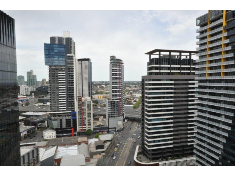 REF 20973/63 Whiteman Street, Southbank VIC 3006