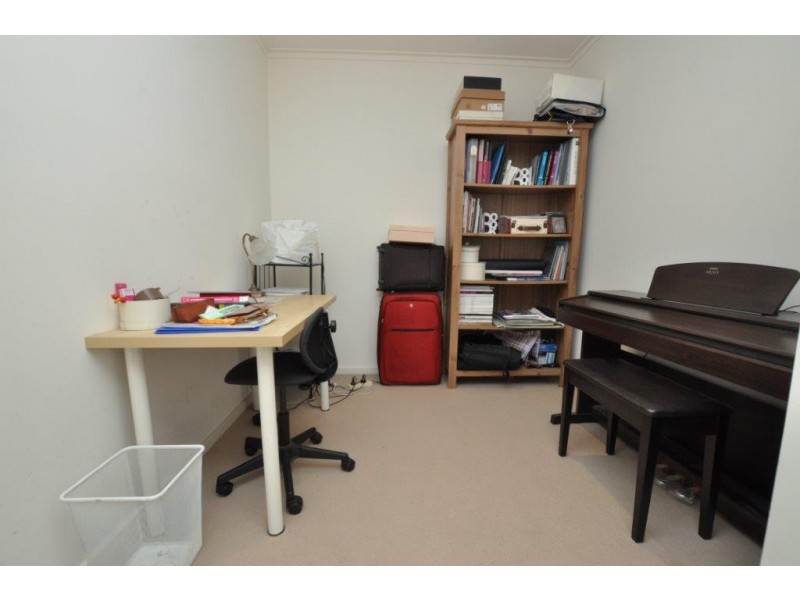 REF 20973/63 Whiteman Street, Southbank VIC 3006