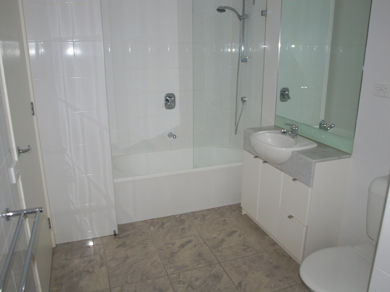 REF 20999/173 City Road, Southbank VIC 3006