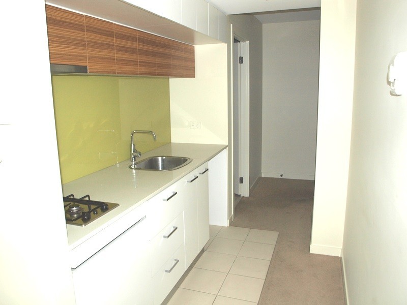 2408B/100 Harbour Esplanade, Docklands VIC 3008