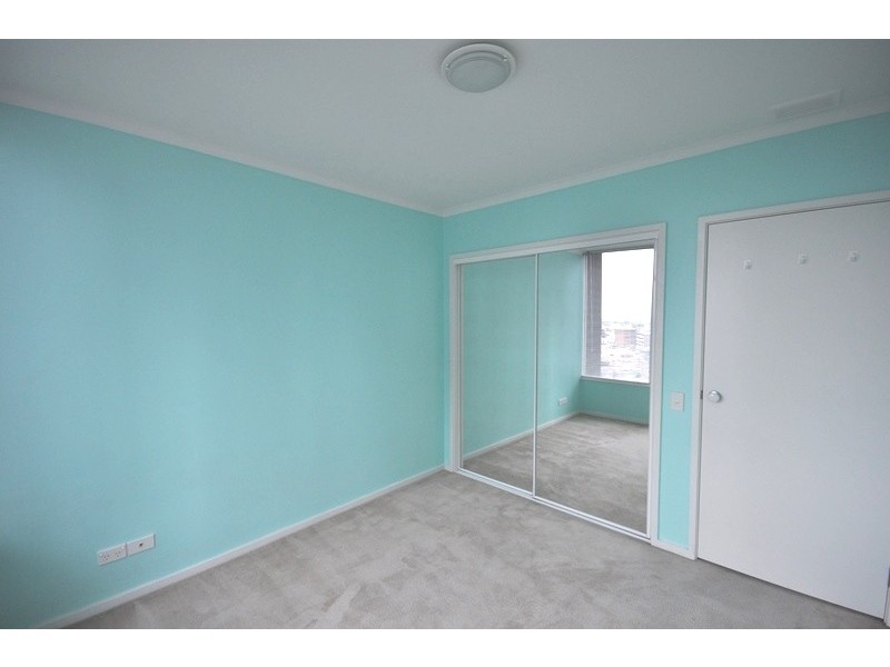 REF 21001/79 Whiteman Street, Southbank VIC 3006