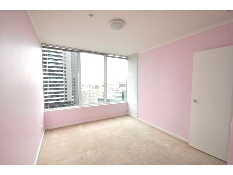 REF 21001/79 Whiteman Street, Southbank VIC 3006