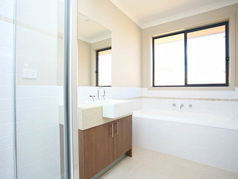 27 Windrest Way, Point Cook VIC 3030
