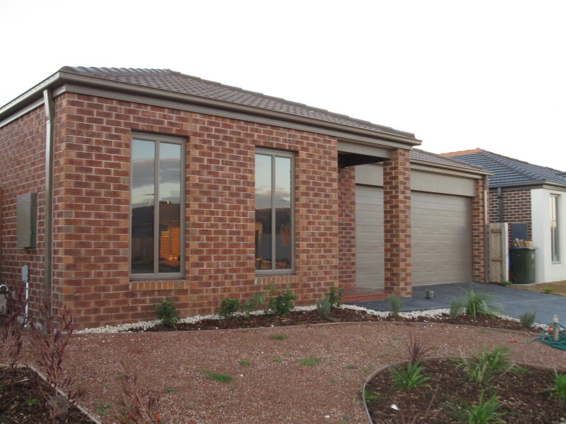 26 Grassbird Drive, Point Cook VIC 3030