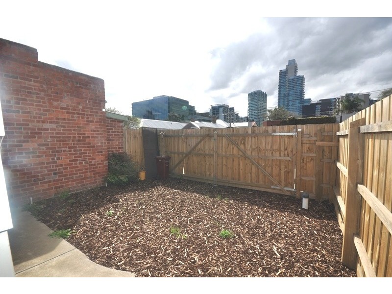 73 Eastern Road, Southbank VIC 3006