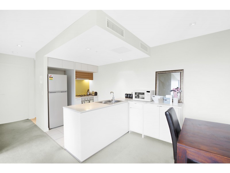1806/100 Harbour Esplanade, Docklands VIC 3008