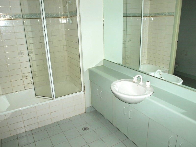 2/18 Courtney Street, North Melbourne VIC 3051