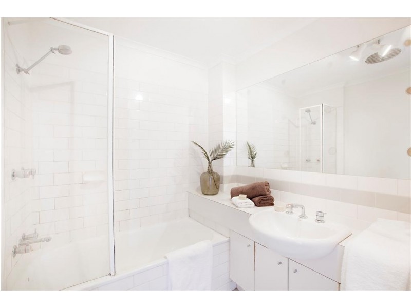 REF 21014/161 Sturt Street, Southbank VIC 3006