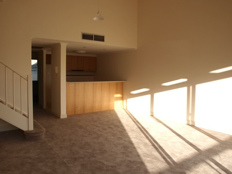 REF 21015/83 Dodds Street, Southbank VIC 3006