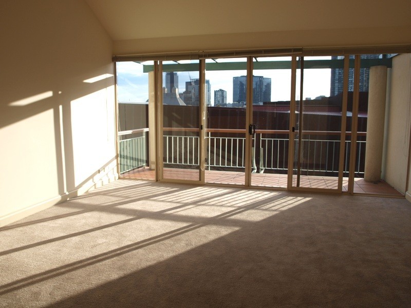 REF 21015/83 Dodds Street, Southbank VIC 3006