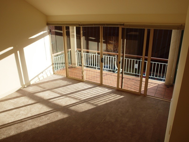 REF 21015/83 Dodds Street, Southbank VIC 3006