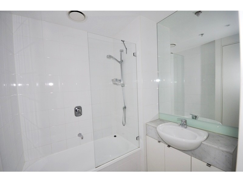 REF 21024/173 City Road, Southbank VIC 3006