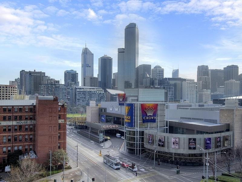 REF 21034/63 Whiteman Street, Southbank VIC 3006