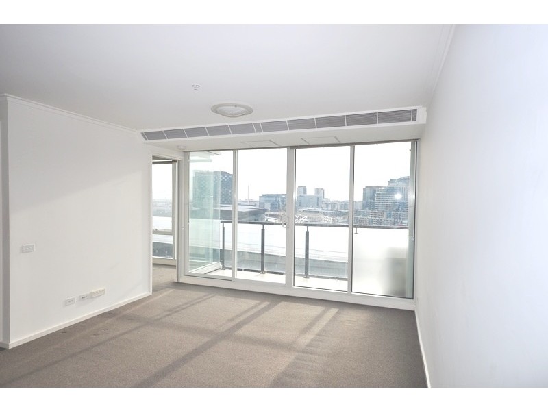 REF 21034/63 Whiteman Street, Southbank VIC 3006