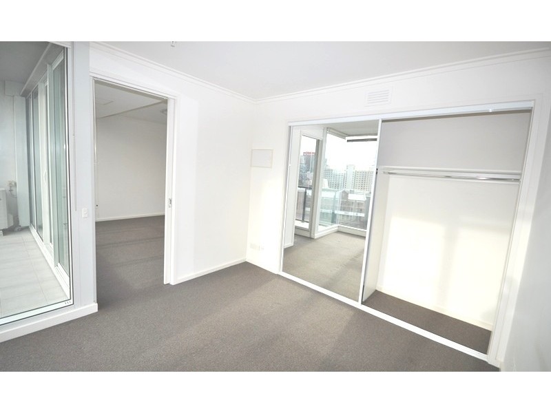 REF 21034/63 Whiteman Street, Southbank VIC 3006