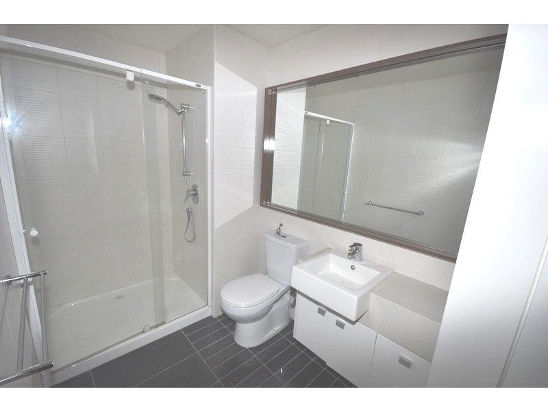 REF 21034/63 Whiteman Street, Southbank VIC 3006