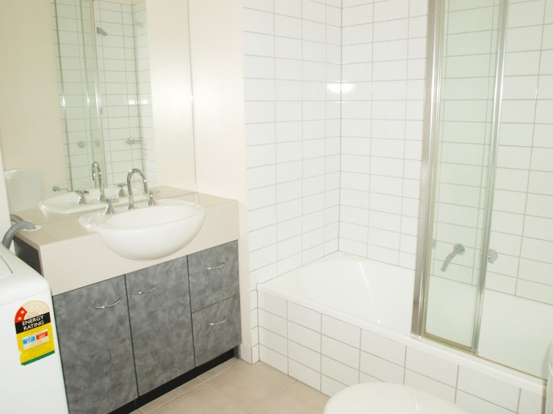 REF 21036/118 Dudley Street, West Melbourne VIC 3003
