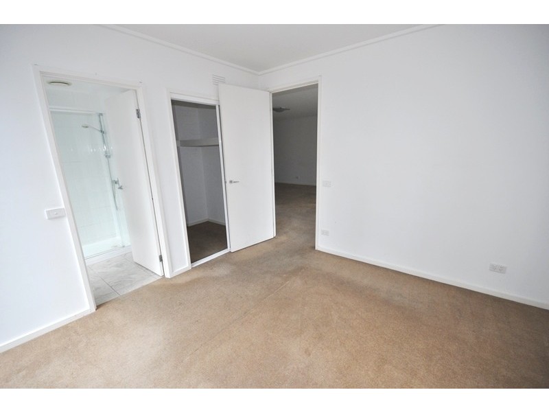 REF 21049/173 City Road, Southbank VIC 3006