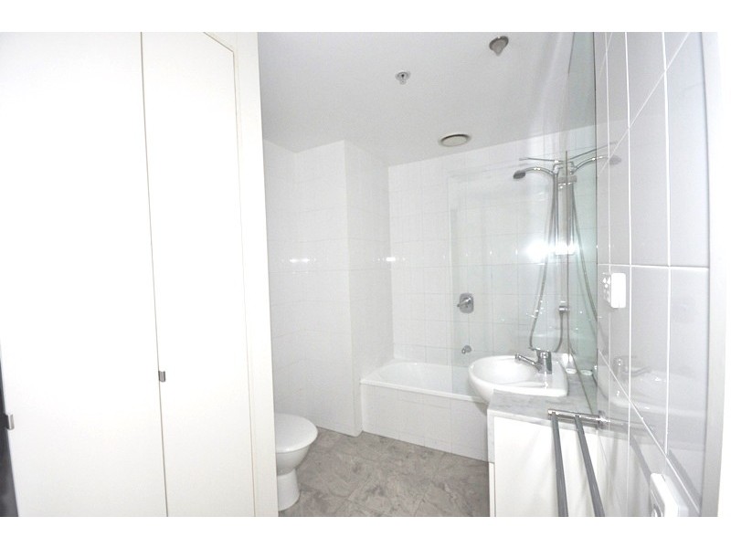 REF 21049/173 City Road, Southbank VIC 3006