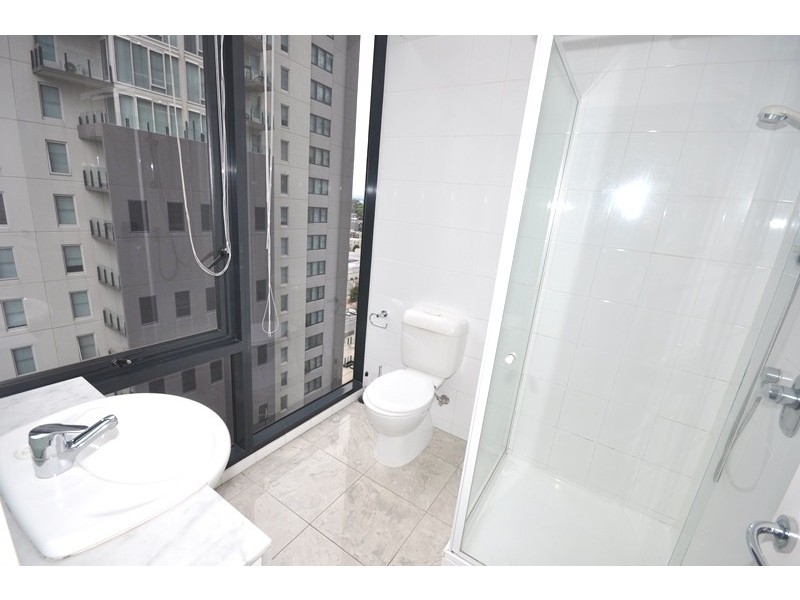 REF 21049/173 City Road, Southbank VIC 3006