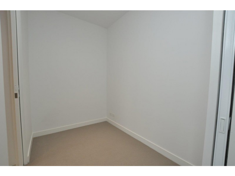 807/74 Queens Road, Melbourne VIC 3004