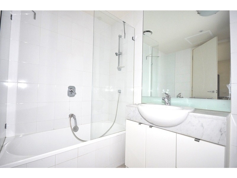 REF 20884/100 Kavanagh Street, Southbank VIC 3006