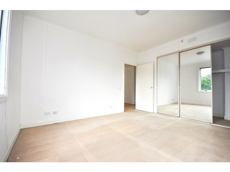 REF 20938/33 La Trobe Street, Melbourne VIC 3000