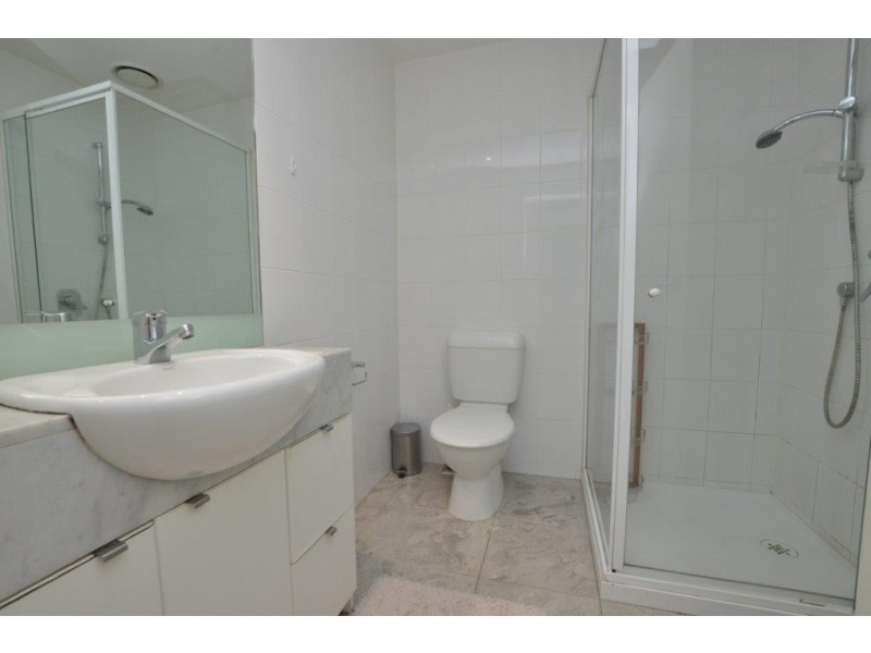REF 21057/173 City Road, Southbank VIC 3006