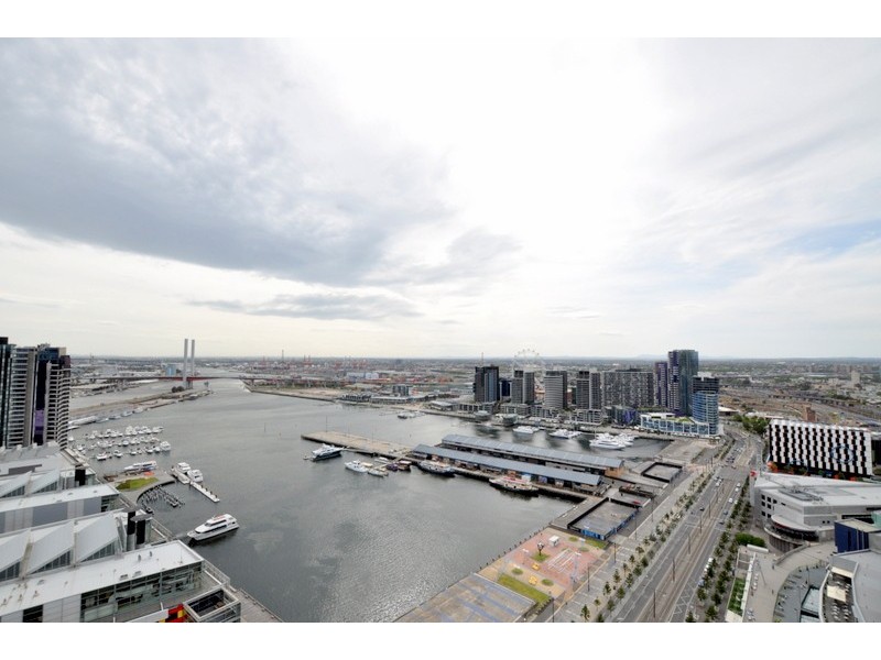 3204/100 Harbour Esplanade, Docklands VIC 3008