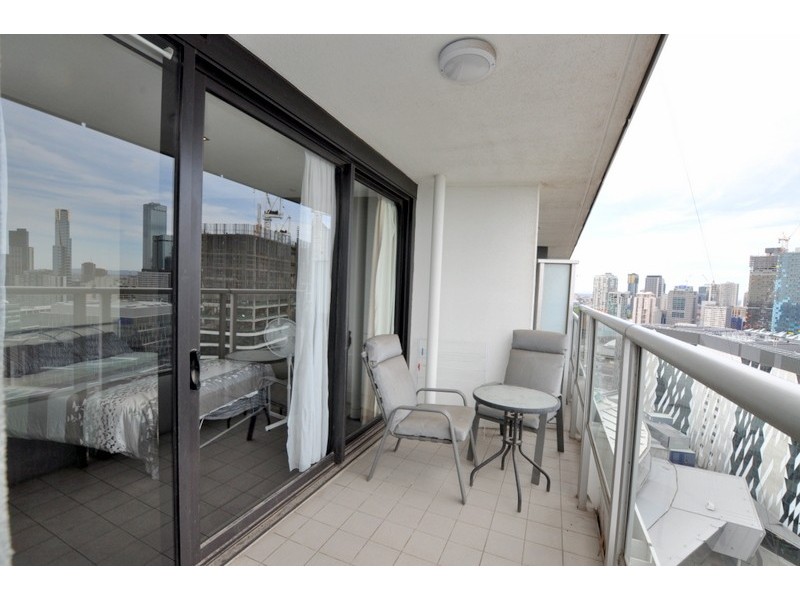 3204/100 Harbour Esplanade, Docklands VIC 3008