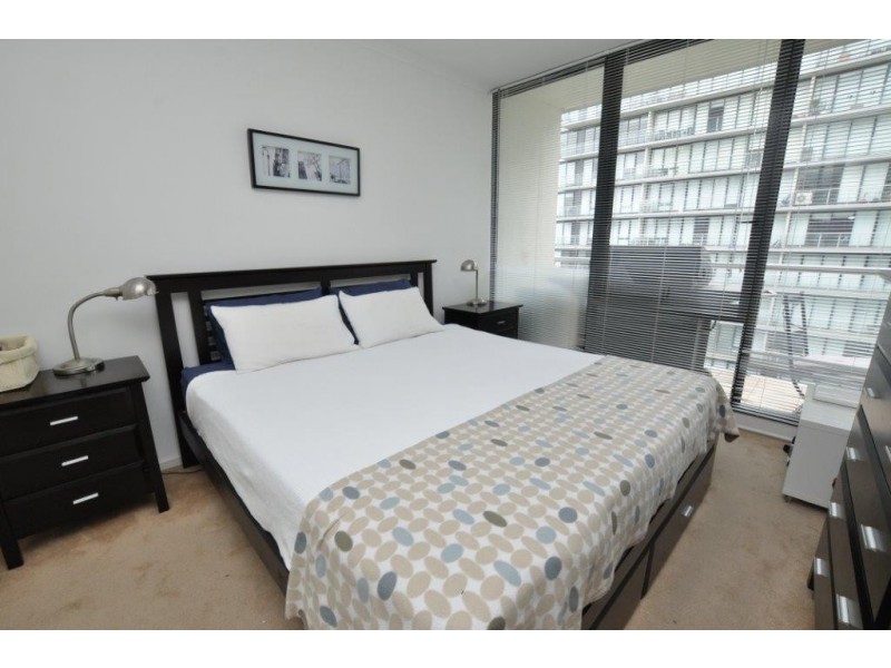 REF 21062/69 Dorcas Street, South Melbourne VIC 3205