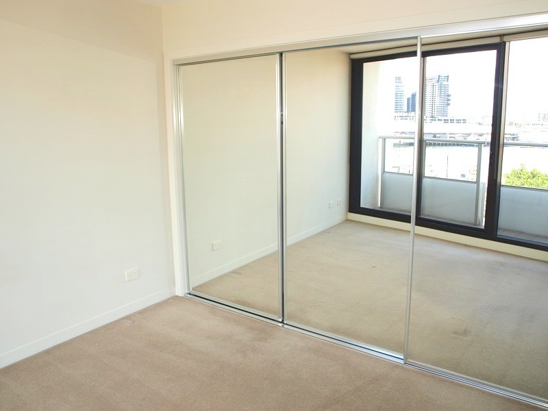 603/100 Harbour Esplanade, Docklands VIC 3008